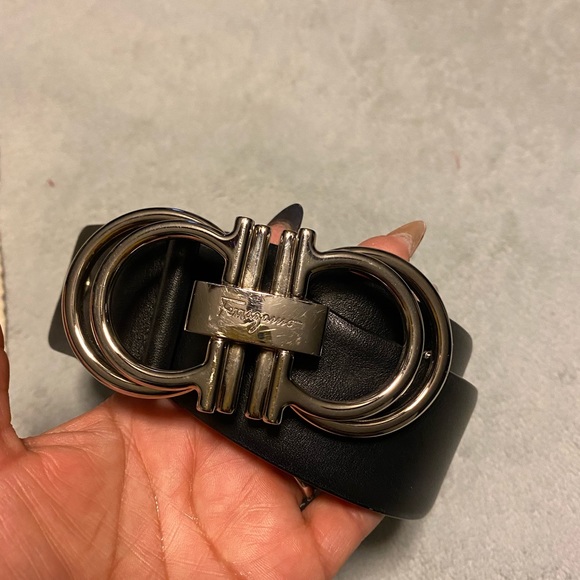 Salvatore Ferragamo belt size 23 or small - Picture 3 of 7
